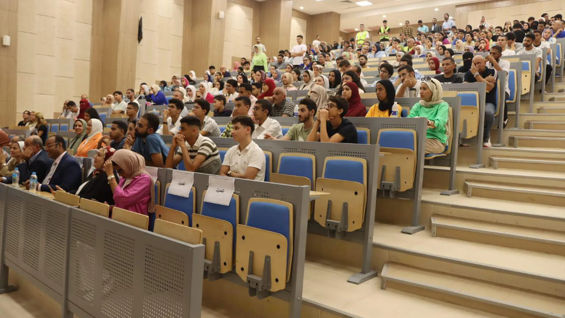 عدد المقاعد المتاحة للوافدين في الجامعات المصرية 2026