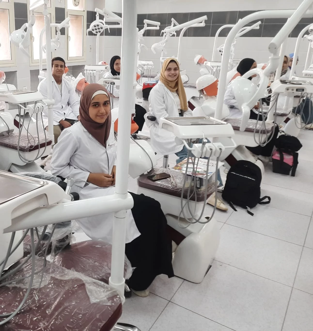 دراسة طب الأسنان في مصر للطلاب الوافدين: الشروط والتكاليف
