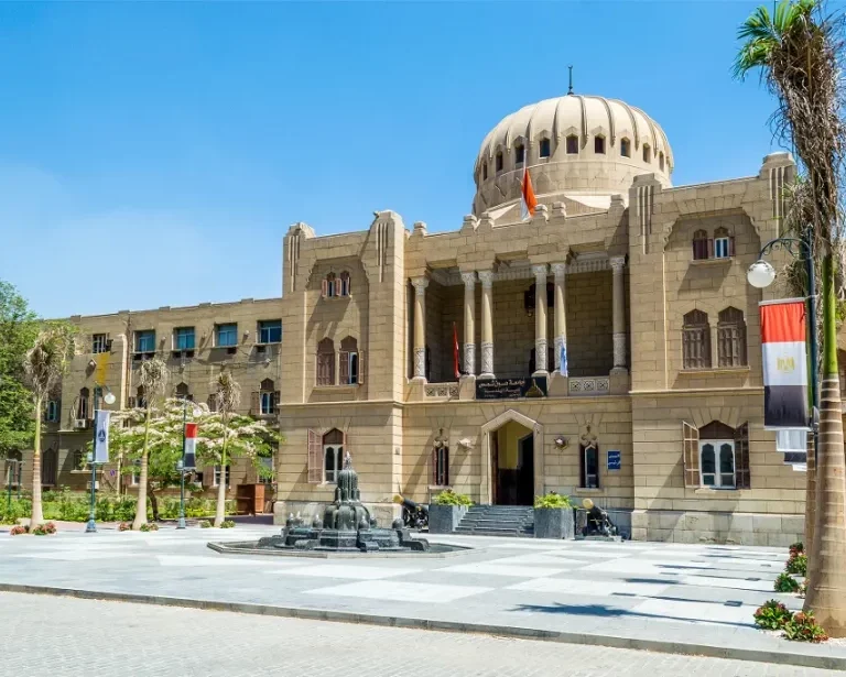 لماذا تختار الدراسة في جامعة عين شمس؟