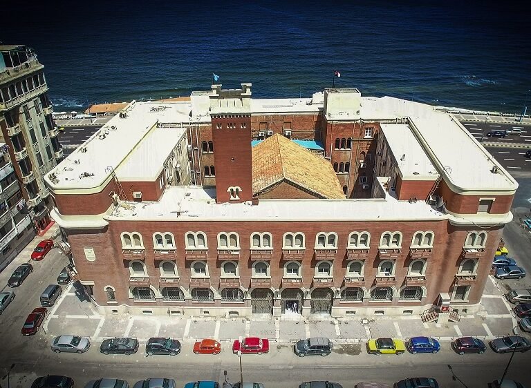 الدراسة في جامعة الإسكندرية للوافدين: التخصصات المتاحة وشروط القبول