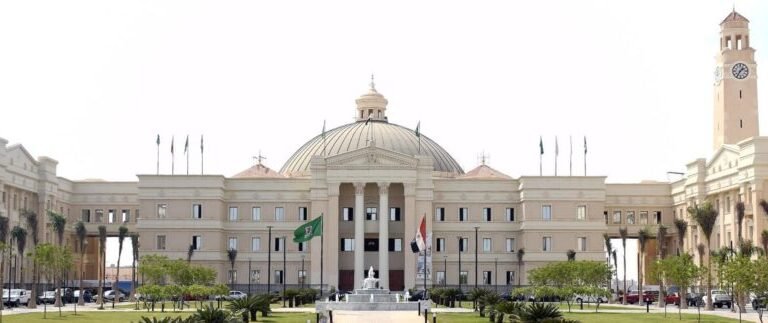 دليل الدراسة في جامعة القاهرة للوافدين 2026: الكليات والرسوم