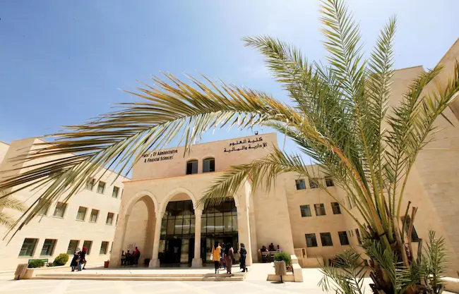 ميزات دراسة ماجستير إدارة الأعمال باللغة الإنجليزية للطلاب السودانيين في مصر