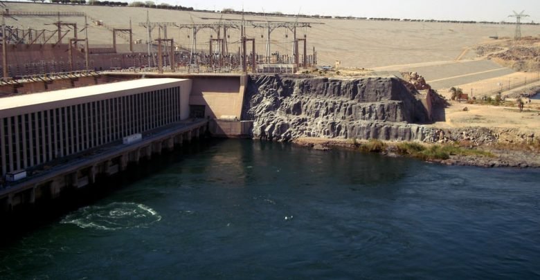دراسة هندسة السدود والمياه