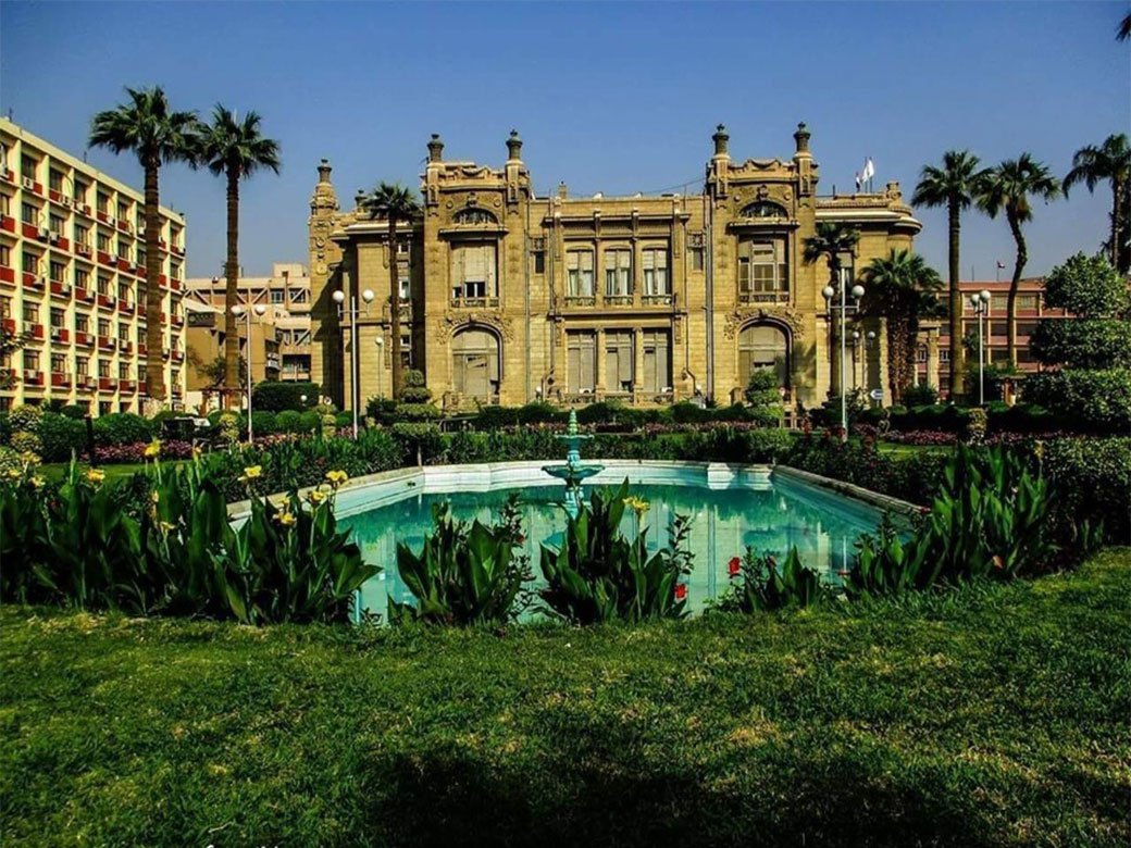 الدراسة في جامعة عين شمس