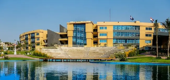 جامعة بدر بالقاهرة للوافدين