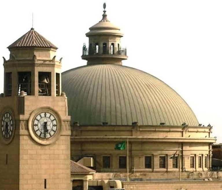 الدراسات العليا في جامعة القاهرة.. دليل شامل للطالب الوافد